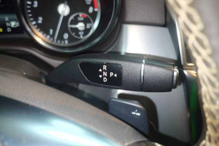 Used Mercedes-Benz M-Class 2015 ML 320 4MATIC
