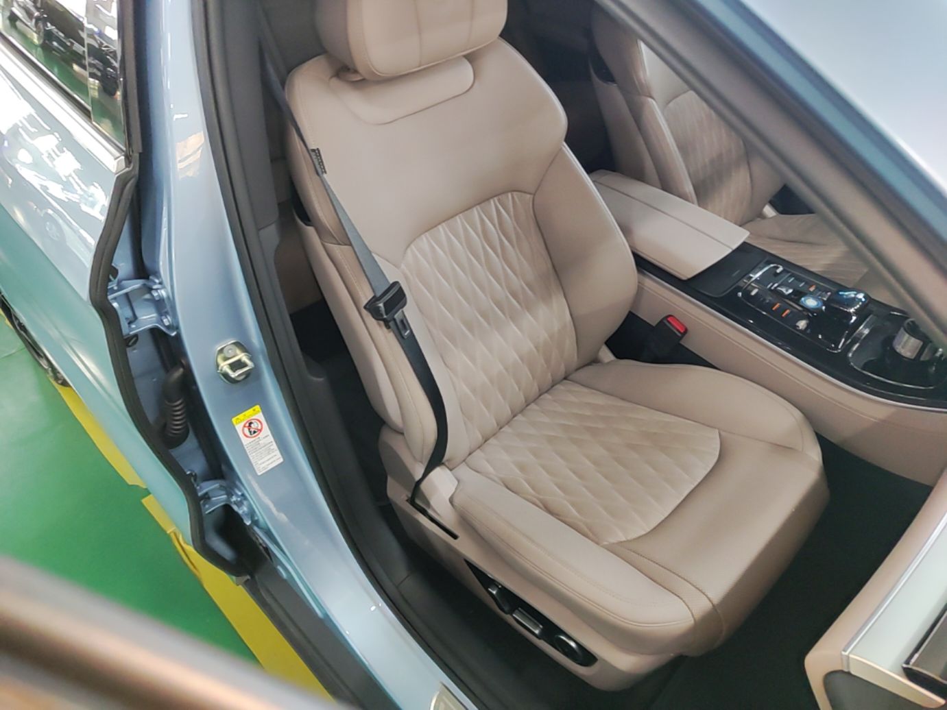 BYD Han 2024 EV Glory Edition 605KM Front-Wheel-Drive Premium Model — снимка 19