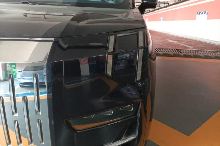 Used Zeekr 009 2022 WE Edition
