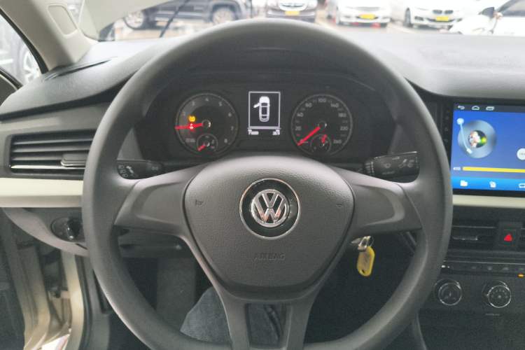 Used Volkswagen Lavida 2019 1.5L Automatic Fashion Edition China VI
