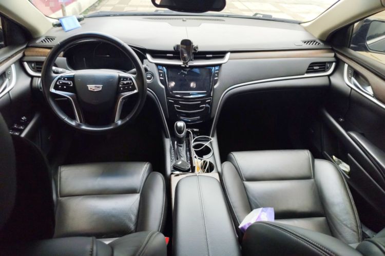 Used Cadillac XTS 2018 28T Elite Edition Center Console