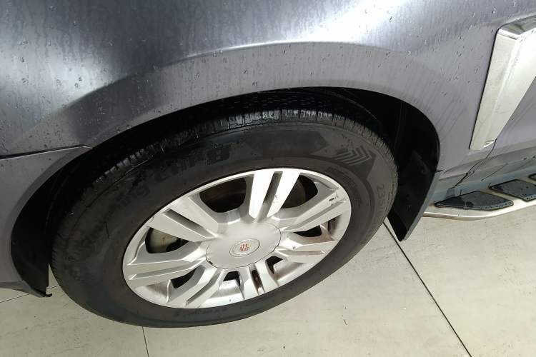 Used Cadillac SRX 2015 3.0L Comfort Version Left Front Wheel Hub