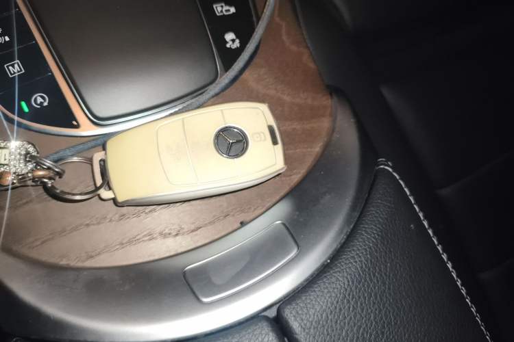 Used Mercedes-Benz GLC 2020 GLC 260 L 4MATIC Luxury Model Vehicle Key