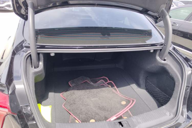 Used Hongqi H6 2023 2.0T ZhiMei Edition Trunk