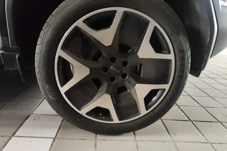 Used iCAR V27 2026 Model 200KM Four-Wheel Drive Falcon 500