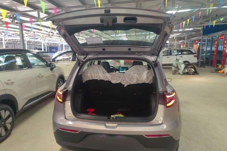 Used Geely Galaxy Geome 2026 Model 310km Youth Edition Trunk