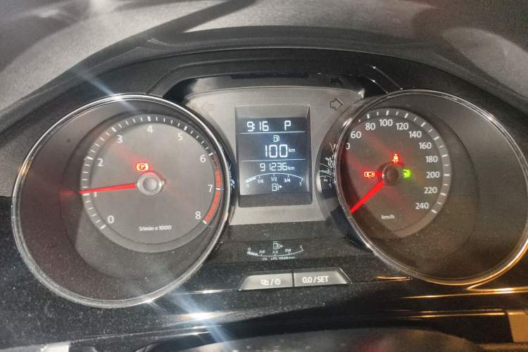 Used Volkswagen Bora 2014 1.6L Automatic Comfort Model Instrument Cluster