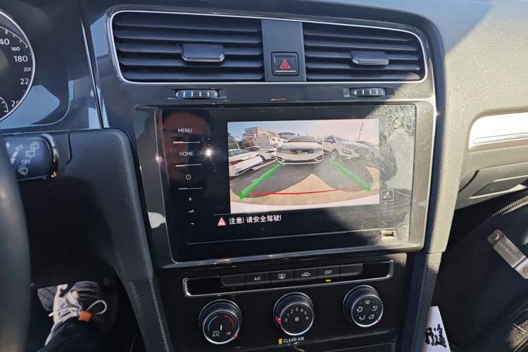 Used Volkswagen Golf 2020 Zhiai Edition 200TSI DSG Comfortable & Ambitious Version
