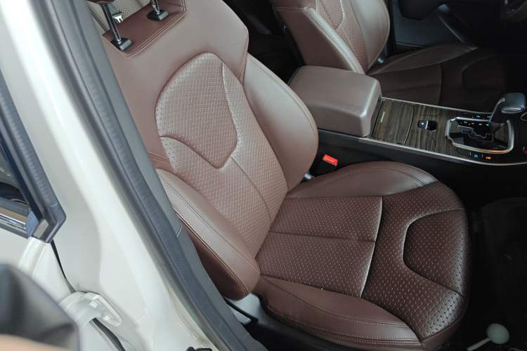 Used Land X7 2015 2.0T Panoramic Prestige Edition