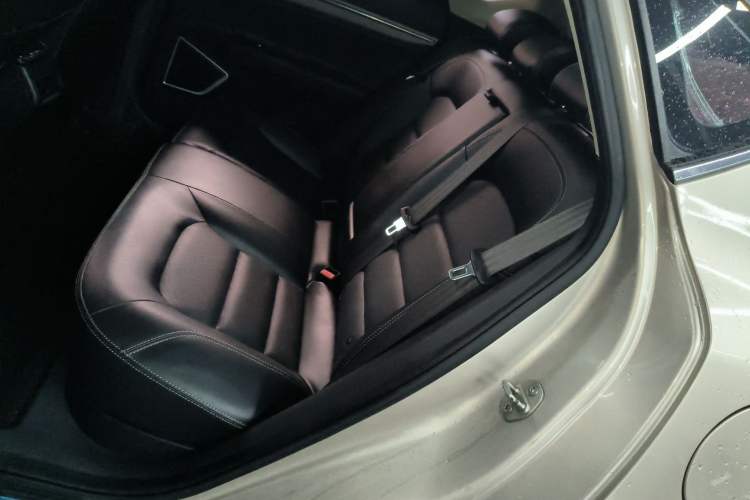 Used Geely Auto Emgrand GS 2016 Sport Edition 1.3T Automatic LingShang Model Left Rear Seat