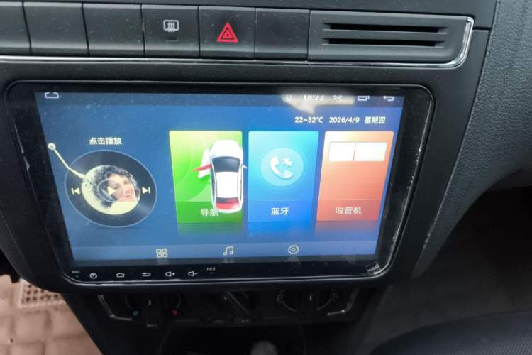 Used Volkswagen Polo 2016 1.6L Automatic Comfort Model Audio And AC Panel