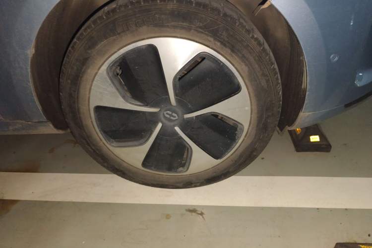 Used Hima AITO M5 2023 All-Electric Rear-Drive Standard Edition Right Front Wheel Hub