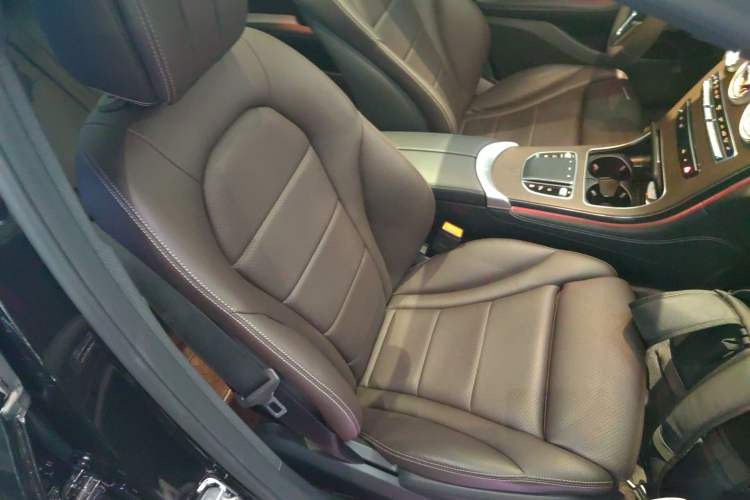 Used Mercedes-Benz GLC 2022 Refreshed GLC 300 L 4MATIC Dynamic Edition Right Front Seat