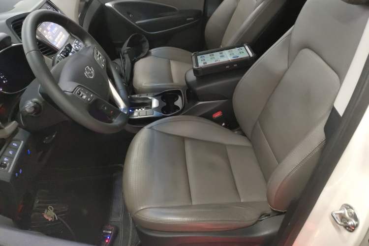 Used Hyundai Grand SantaFe 2013 3.0L 7-Seater Four-Wheel-Drive Comfort Edition
