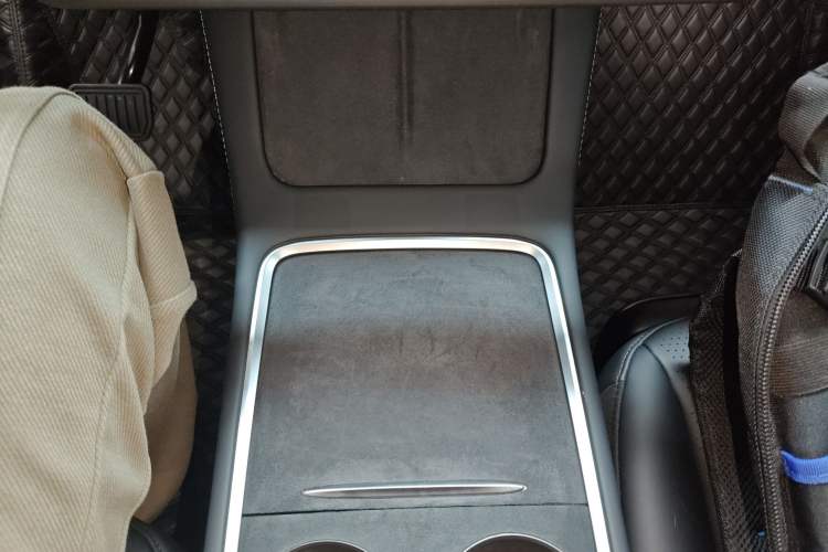 Used Tesla Model Y 2024 Rear-Wheel-Drive Version
