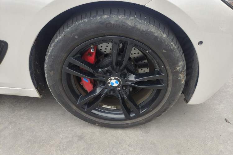 Used BMW 3 Series GT 2019 320i M Sport Night Edition Right Front Wheel Hub