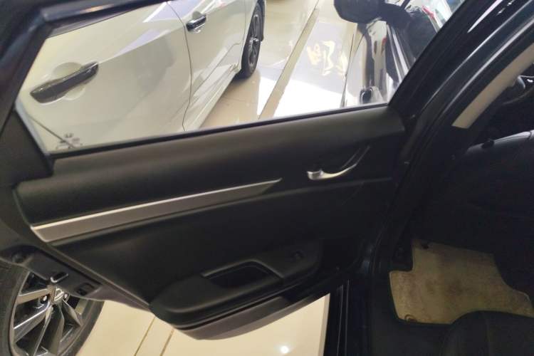 Used Honda Civic 2019 220TURBO CVT Dynamic Edition China VI Interior 5