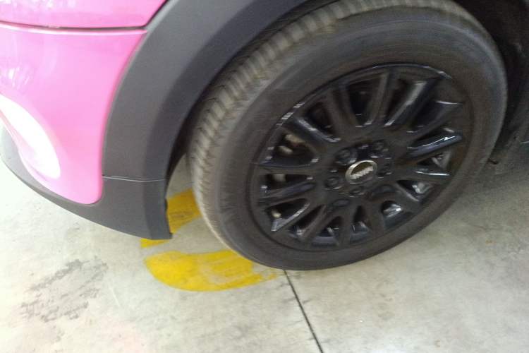 Used MINI 2016 1.2T ONE Pioneer Edition Left Front Wheel Hub