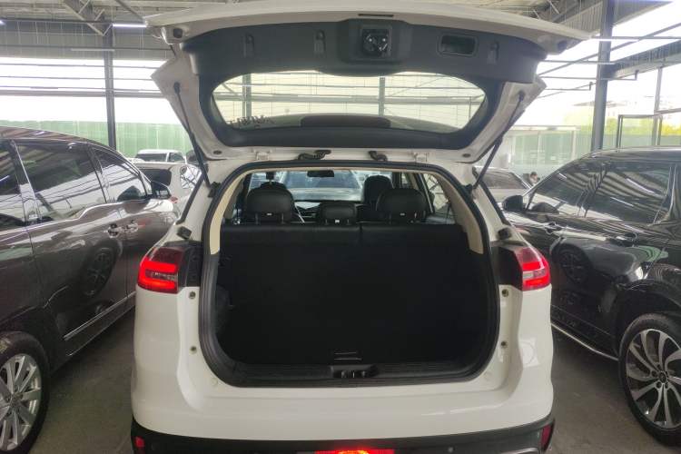 Used Geely Auto Emgrand X7 Sport 2018 1.8TD Automatic Two-Wheel Drive Smart Connect 4G Internet Edition Trunk