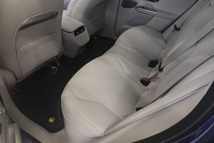 Used Mercedes-Benz EQE SUV 2023 350 4MATIC Luxury Edition Left Rear Seat