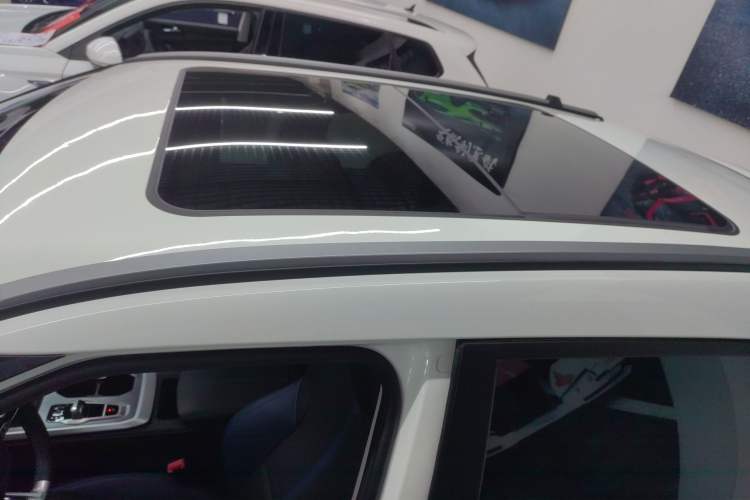 Used GAC Trumpchi GS3 2025 Shadow Speed 270T Enjoyment Edition Soaring to New Heights Roof