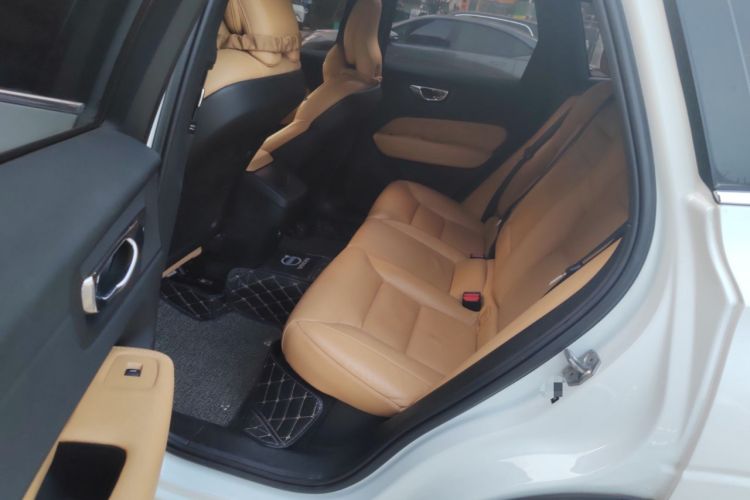 Used Volvo XC60 2019 T5 4x4 Smart Edition China V Standard
