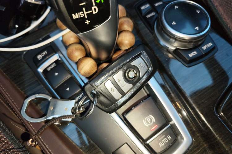 Used BMW 5 Series 2014 525Li Luxury Design Package
