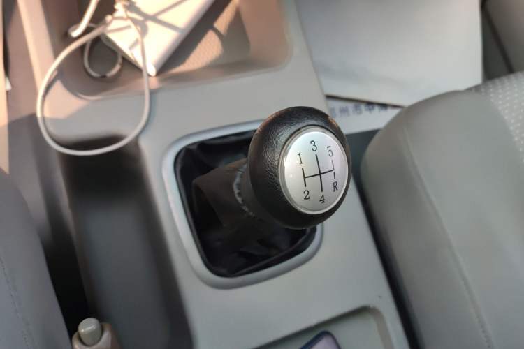 Used FORTHING Lingzhi 2016 V3 1.5L 7-Seater Standard Model China V Emission Standard