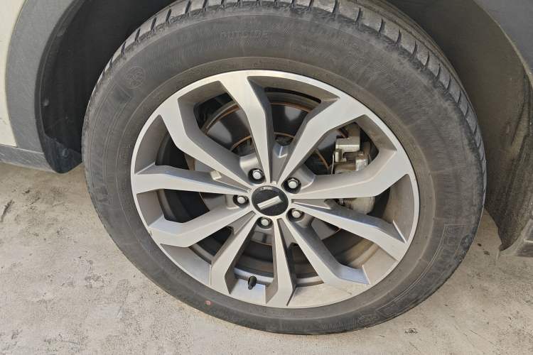 Used Wey VV6 2018 2.0T Two-Wheel Drive Flagship Version China V Standard
