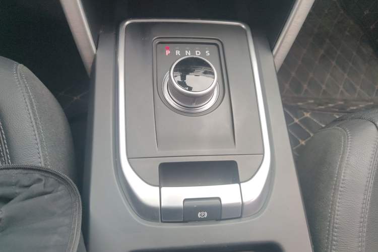 Used Land Rover Discovery Sport 2016 2.0T HSE Gear Lever