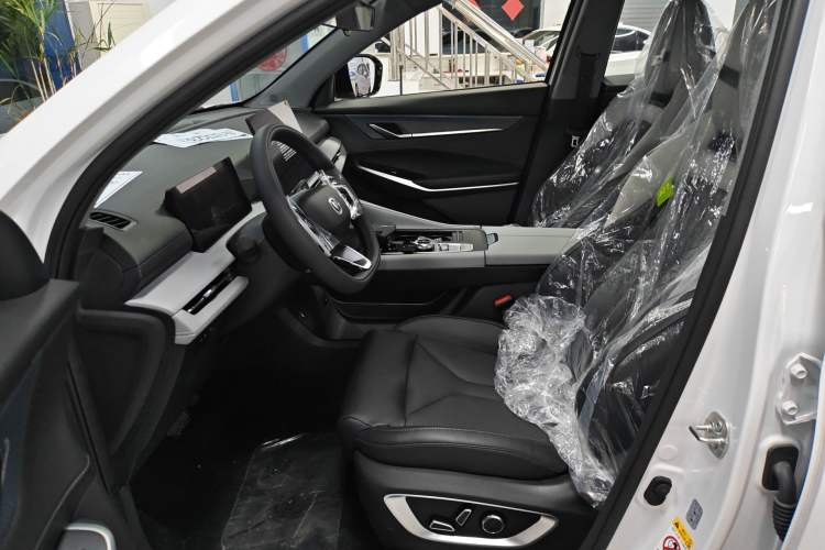 Used CHANGAN CS75 PLUS 2026 Model, Smart Champion Edition 1.5T New Blue Whale Smart Navigation Version Left Front Seat