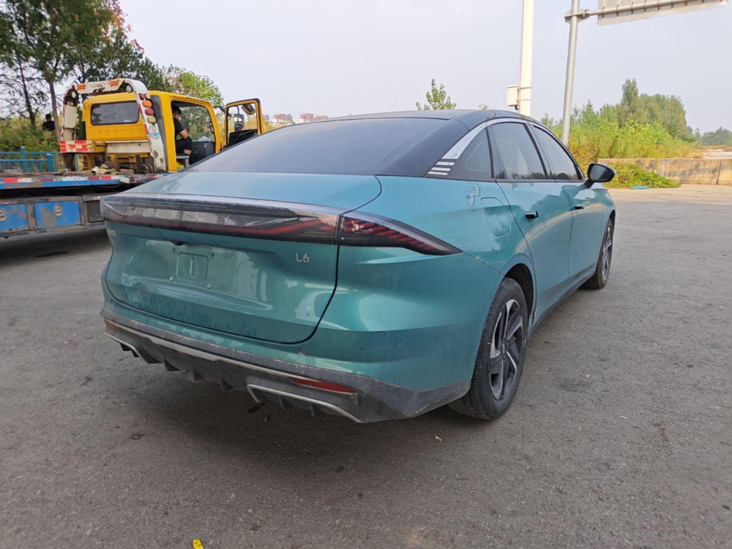Geely Galaxy L6 2023 125km MAX — снимка 6