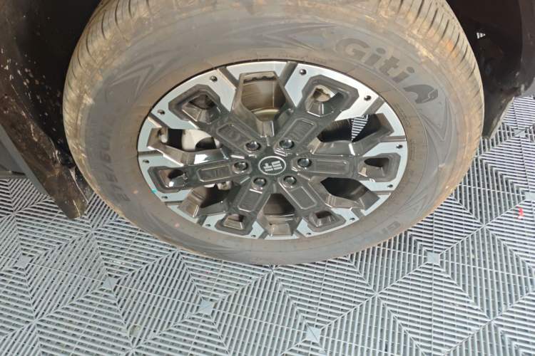 Used Jetour Zongheng G700 Trailblazer 2025 Model Zong Ye Edition 5-seater Right Front Wheel Hub