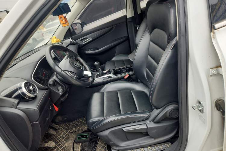 Used MG HS 2019 20T Manual Two-Wheel Drive Luxury Edition China VI Standard
