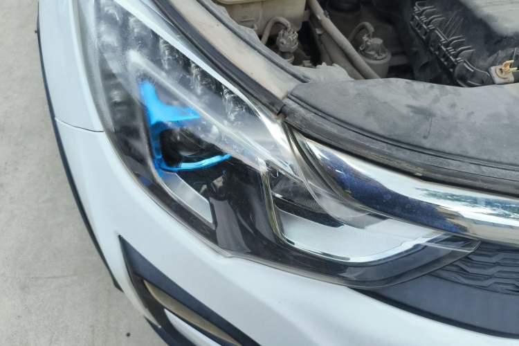 Used BYD Yuan 2016 1.5L Manual Comfort Model Right Front Headlight