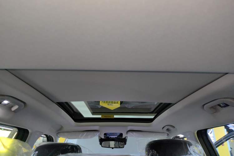 Used Chery Tiggo 7 2025 High-Performance Version 1.6T Two-Wheel Drive Edition Headliner