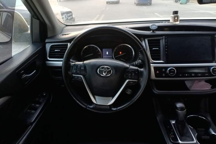 Used Toyota Highlander 2017 2.0T Four-Wheel Drive Luxury Edition 7 Seats
