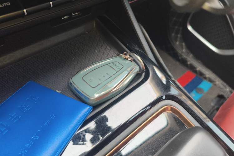 Used Geely Auto Haoyue 2022 1.8TD DCT Black Gold Limited Edition 7-Seater Vehicle Key