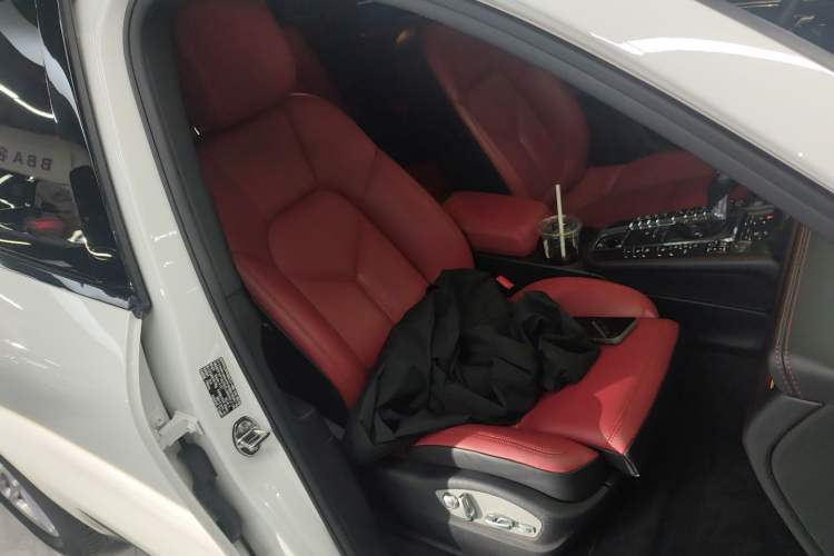 Used Porsche Macan 2018 Macan 2.0T Right Front Seat