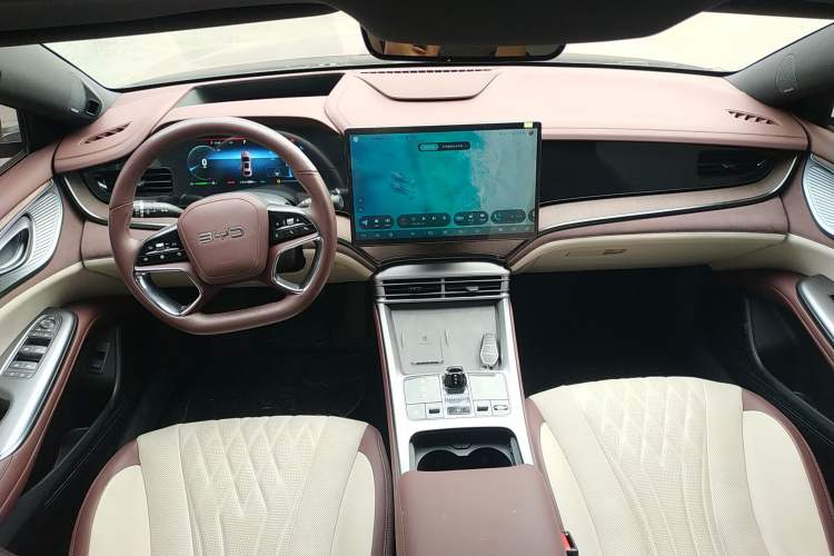 Used BYD Seal 2023 DM-i 1.5T 121km Flagship Model
