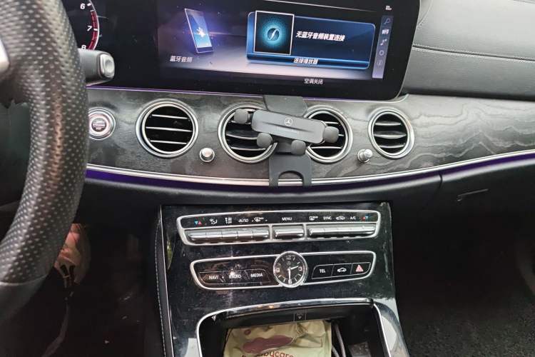 Used Mercedes-Benz E-Class 2016 E 300 L Sporty and Stylish Model
