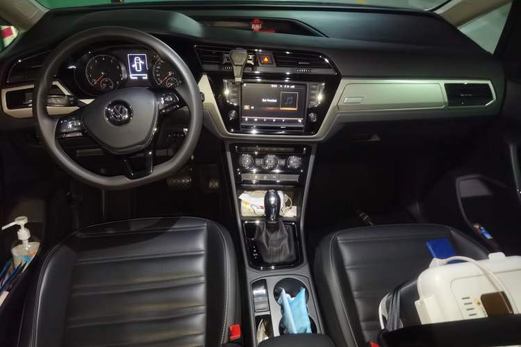 Used Volkswagen Touran 2018 Volkswagen Touran L 280TSI DSG Comfort Edition 7 Seats China VI Standard