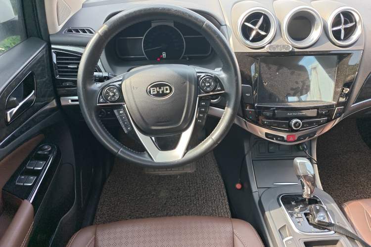 Used BYD S7 2016 2.0T Automatic Prestige Plus