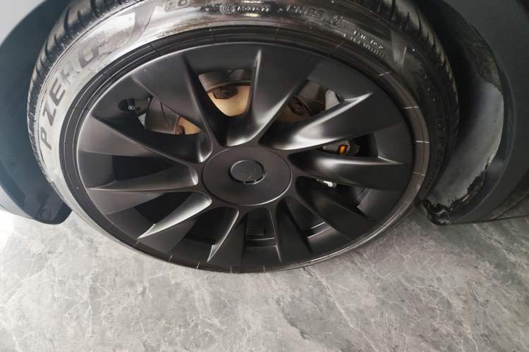 Used Tesla Model Y 2021 Long-Range All-Wheel-Drive Version
