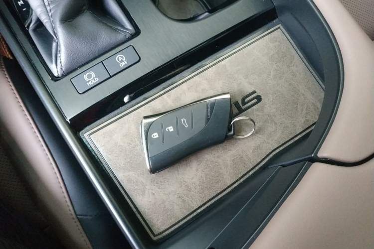 Used Lexus ES 2023 200 Excellence Edition