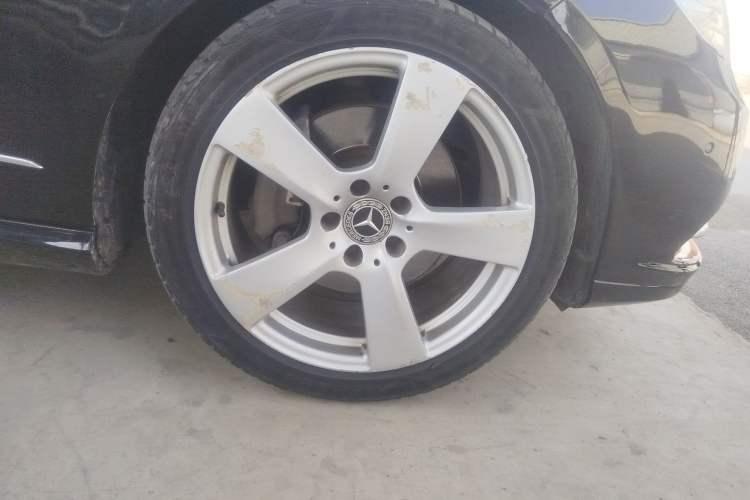 Used Mercedes-Benz E-Class 2013 E 300 L Elegant Model
