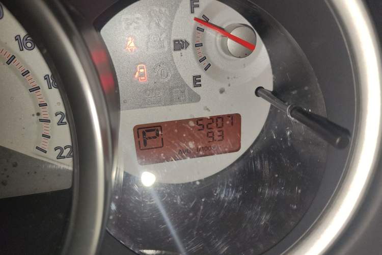 Used Nissan Tiida Sedan 2008 1.6L Automatic Fashion Edition Odometer Close Up