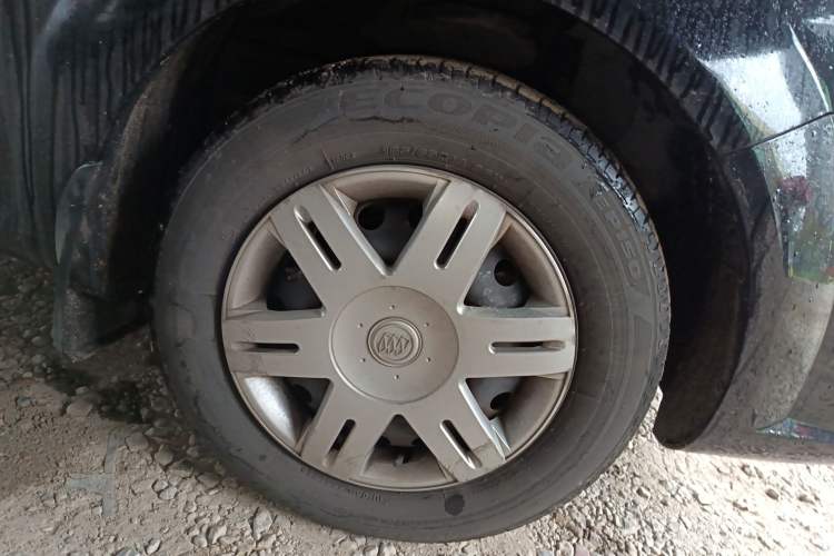 Used Buick Excelle 2013 1.5L Manual Classic Model Right Front Wheel Hub