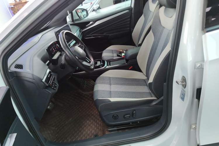 Used Volkswagen ID.4 CROZZ 2022 Long-Range PURE+ Edition
