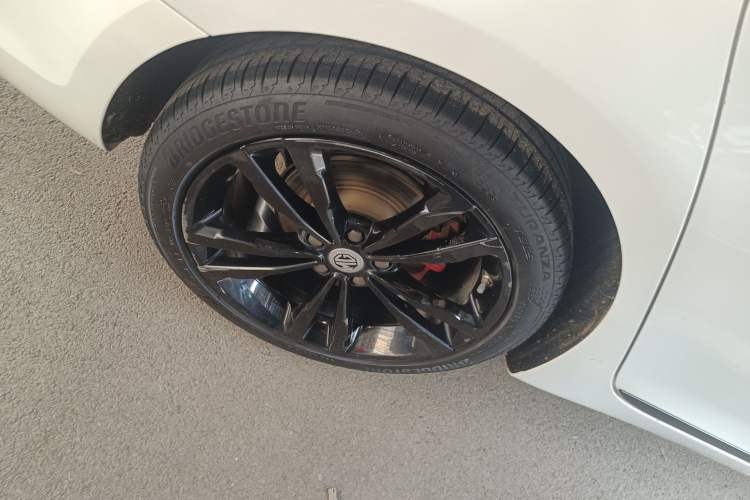 Used MG 6 2019 20T Automatic Trophy Racing Edition + Sporty Rear Exhaust Racing Kit Right Rear Wheel Hub